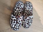 Pantoffels slippers maat 37 luipaardmotief, Ophalen, Jongen of Meisje, Overige typen, Zo goed als nieuw