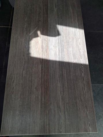 Salontafel beschikbaar voor biedingen