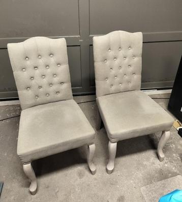 4 landelijke eetkamerstoelen beschikbaar voor biedingen