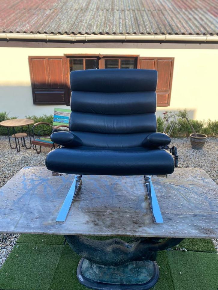 Cor Sinus fauteuil – zwart rundleder – als nieuw!, Maison & Meubles, Fauteuils, Comme neuf, Cuir, Métal, 50 à 75 cm, 75 à 100 cm