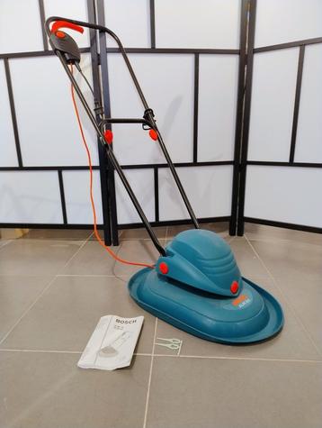 Zwevende grasmachine Bosch - voor kleine tuin beschikbaar voor biedingen
