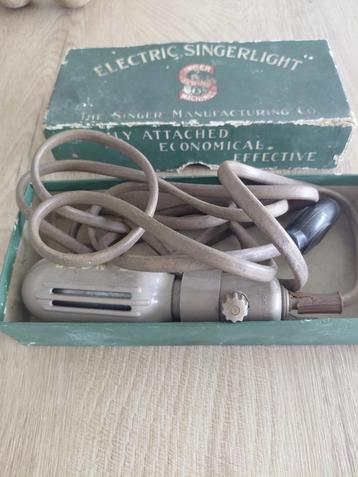 Vintage bakelietlamp voor Singer naaimachine+ originele doos, Verzamelen, Ophalen of Verzenden