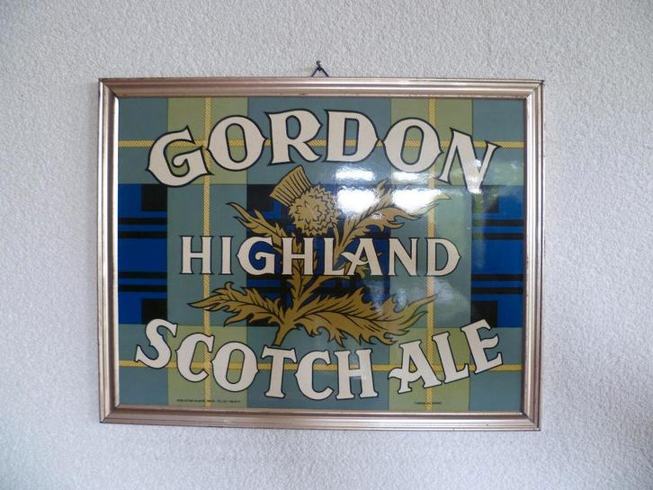 KARTONNEN RECLAMEBORD"GORDON HIGHLAND SCOTCH ALE"UIT 1974, Collections, Marques & Objets publicitaires, Comme neuf, Panneau publicitaire