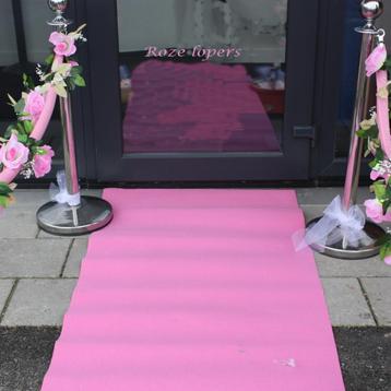 Roze feest loper beschikbaar voor biedingen