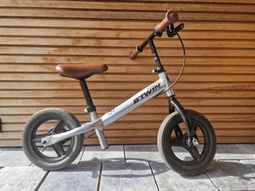 Heel degelijk loopfietsje met rem (kids 2-4j) beschikbaar voor biedingen