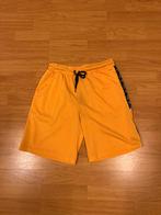 Hippe sport short 🩳, Maat 52/54 (L), Geel, Ophalen of Verzenden, Gedragen