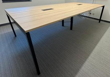 Vergadertafel Kinnarps beschikbaar voor biedingen