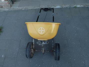 strooiwagen beschikbaar voor biedingen