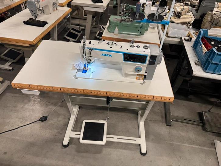 Industriële naaimachine jack a2c half automaat nieuw, Hobby & Loisirs créatifs, Machines à coudre & Accessoires, Neuf, Machine à coudre