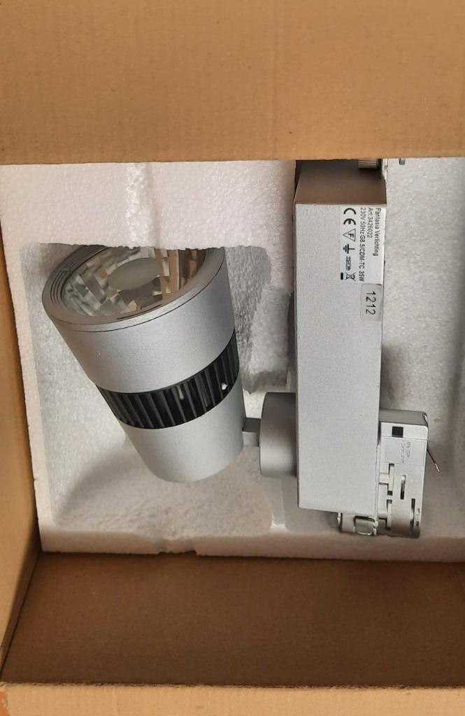 LED-spot-armatuur. Montage op 3-fasige rail, Huis en Inrichting, Lampen | Spots, Nieuw, Plafondspot of Wandspot, Overige materialen