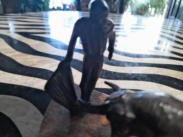 Miniatuur stier gevecht  beschikbaar voor biedingen