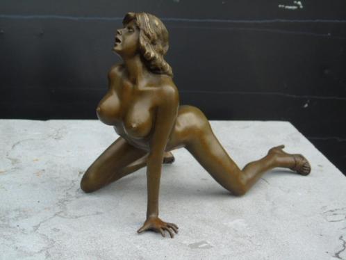 Standbeeld van een naakte vrouw in brons gesigneerd., Antiek en Kunst, Antiek | Brons en Koper, Brons, Ophalen