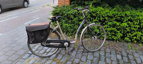 Fiets met extra lage opstap, Fietsen en Brommers, Fietsen | Dames | Omafietsen, Zo goed als nieuw, Versnellingen, Ophalen