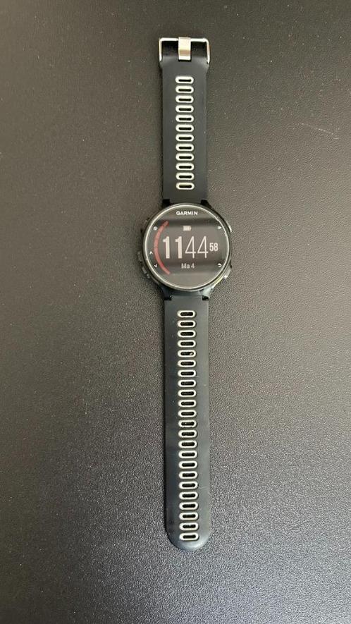 Sport horloge forerunner Garmin 735 XT/sporthorloge, Handtassen en Accessoires, Sporthorloges, Zo goed als nieuw, GPS, Hartslag