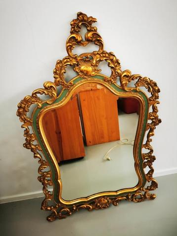Decoratieve spiegel met sierlijst in barok stijl beschikbaar voor biedingen