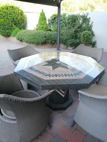 marmeren terras/tuintafel beschikbaar voor biedingen