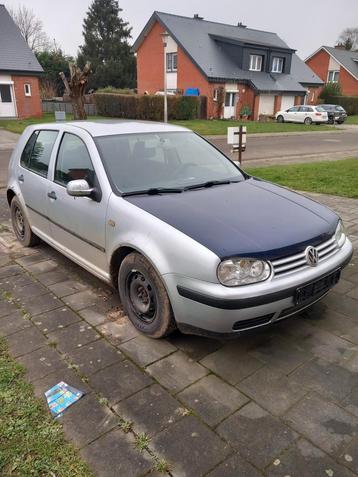 TOUT DOIT PARTIR VITE PART A LA FERAILLE CARROSSERIE GOLF 4, Enlèvement, Révisé, Volkswagen