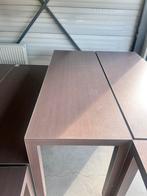 5 lange hoge tafels, Enlèvement