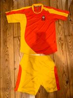 Ensemble football/voetbaltenue nationale ploeg van Bhutan, Sport en Fitness, Voetbal, Maat L, Ophalen of Verzenden, Zo goed als nieuw