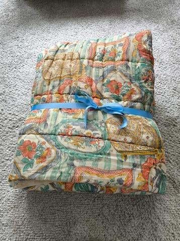  vintage 80s Frans gequilt dekbed  beschikbaar voor biedingen