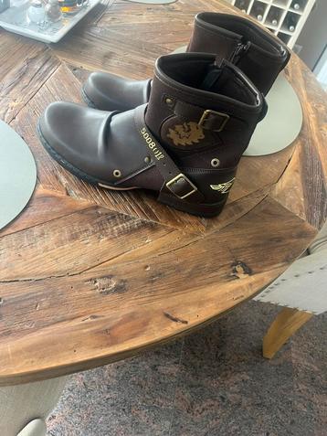 Nieuwe boots maat 43 beschikbaar voor biedingen