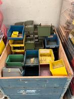 Industriële plastic opslagbakken - in beslag te nemen, Ophalen