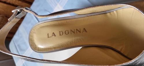 Schoenen met hak grijs M37,5 merk LA DONNA heel goede staat, Kleding | Dames, Schoenen, Gedragen, Schoenen met hoge hakken, Grijs