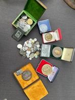 Lot de pièces de monnaies et médailles, Collections, Enlèvement ou Envoi