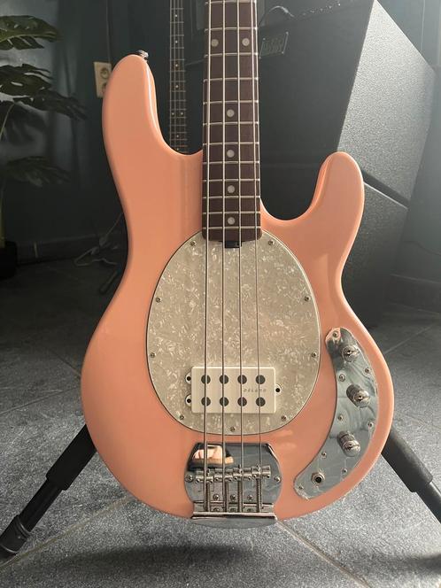 Upgraded(!) Sterling Stingray, Muziek en Instrumenten, Snaarinstrumenten | Gitaren | Bas, Nieuw, Ophalen of Verzenden
