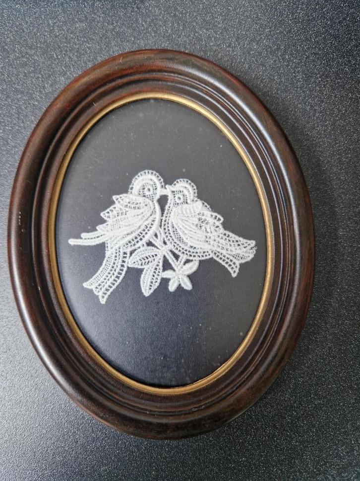 Vintage - Brugse Kant - tortelduifjes, Antiek en Kunst, Curiosa en Brocante, Ophalen