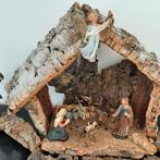 oude kerststal in schors.  35  vintage figuurtjes, Diversen, Kerst, Ophalen, Gebruikt