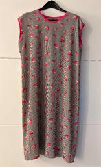 Grijze mouwloze jurk met watermeloenen, Kleding | Dames, Maat 42/44 (L), Ophalen of Verzenden, Zo goed als nieuw, Knielengte