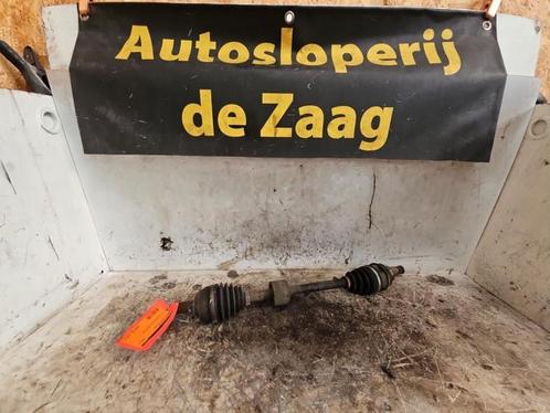 Aandrijfas links-voor van een Daihatsu Sirion, Auto-onderdelen, Remmen en Aandrijving, Daihatsu, Gebruikt, 3 maanden garantie
