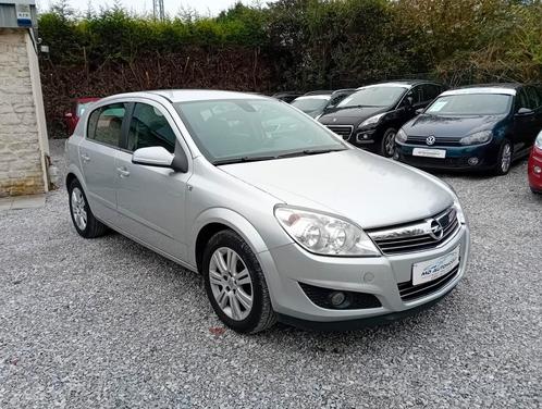 Opel 2010, Autos, Opel, Entreprise, Achat, Astra, Diesel, Euro 4, Berline, 5 portes, Boîte manuelle, Argent ou Gris, Noir, Enlèvement ou Envoi