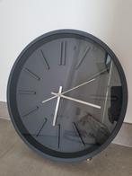 Wandklok - grijs - 35cm diameter, Huis en Inrichting, Ophalen, Zo goed als nieuw, Wandklok