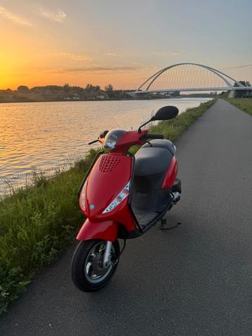 Piaggio zip 4t 50cc, Fietsen en Brommers, Ophalen, Zip, Klasse A (25 km/u), Zo goed als nieuw