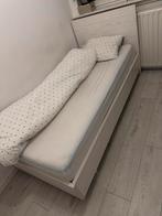 Bedden met matras en lattenbodems + nachtkastjes, Huis en Inrichting, Ophalen, Zo goed als nieuw