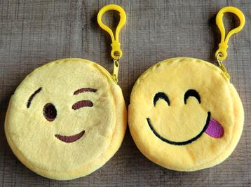 Emoji's: 2 sleutelhangers/ portemonneetjes beschikbaar voor biedingen