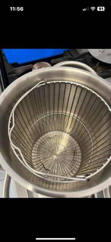 Asperge kookpan beschikbaar voor biedingen