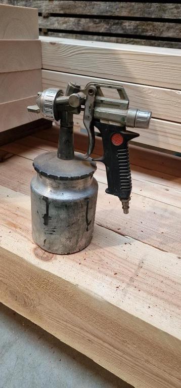 Verfspuitpistool beschikbaar voor biedingen