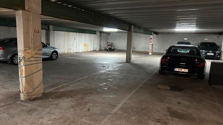 Te huur staanplaats in complex Merksem, Immo, Garages en Parkeerplaatsen, Antwerpen (stad)