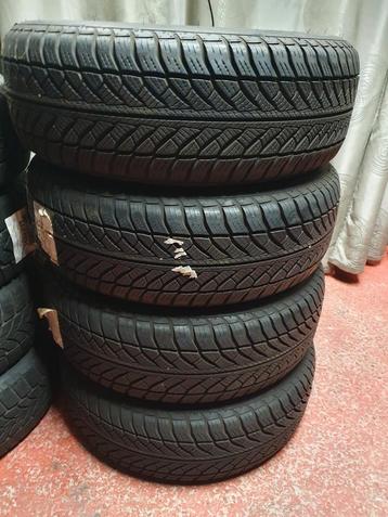 4 pneus Goodyear comme neuf 4x7.5mm 225/55/17 étoilée
