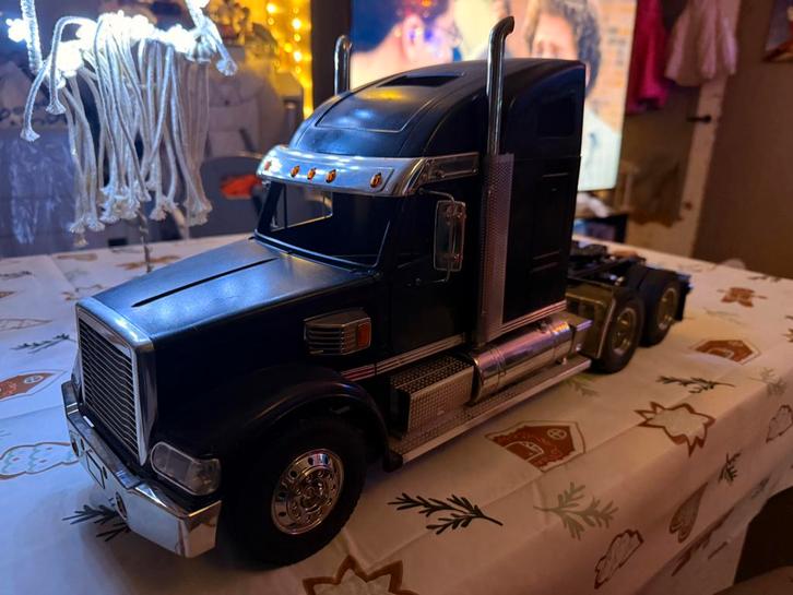 Rc truck, Hobby en Vrije tijd, Modelbouw | Radiografisch | Auto's, Zo goed als nieuw, Ophalen