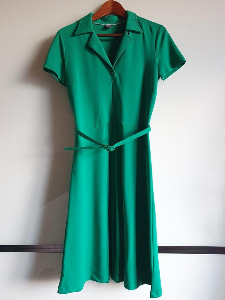 Wow To Go elegant groen kleedje – maat S, Kleding | Dames, Jurken, Zo goed als nieuw, Maat 36 (S), Groen, Onder de knie, Ophalen of Verzenden