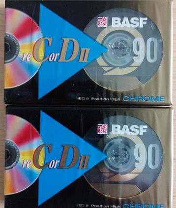 2 Cassettebandjes  beschikbaar voor biedingen