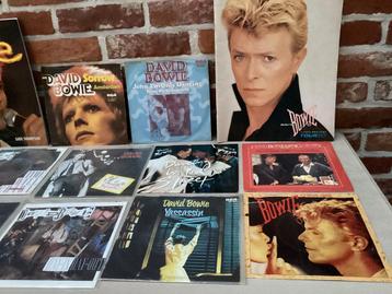 SUPER GROOT LOT " DAVID BOWIE " SINGLES & VELE MEMORABILIA beschikbaar voor biedingen