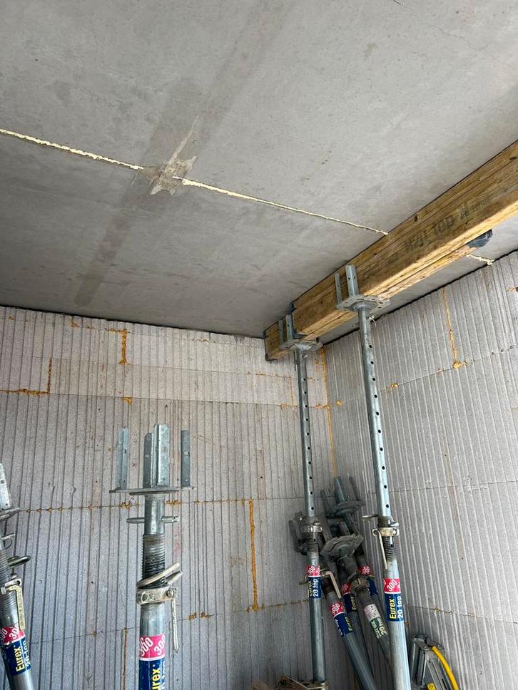 Étançons de marque Doka, Doe-het-zelf en Bouw, Steigers, Zo goed als nieuw, Ophalen