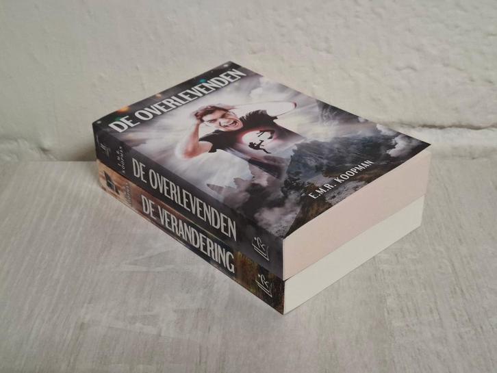 2 Boeken: E.M.R. Koopman, Boeken, Science fiction, Zo goed als nieuw, Ophalen of Verzenden