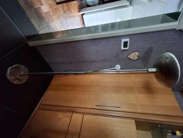 Vloerlamp beschikbaar voor biedingen