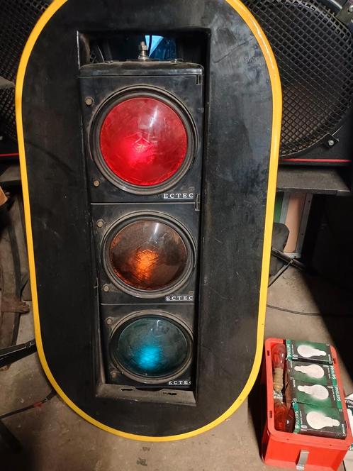 Oud verkeerslicht en paal ,project ,mancave,bedrijfsterein, Hobby en Vrije tijd, Feestartikelen | Verhuur, Zo goed als nieuw, Ophalen